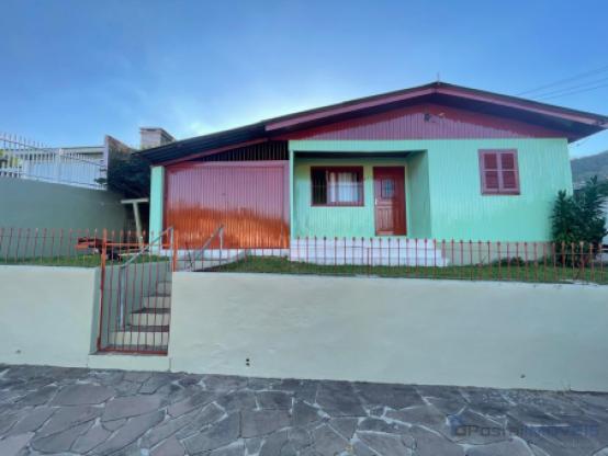 Ótima opção de casa mista, pertinho do centro de Morro Reuter!!
