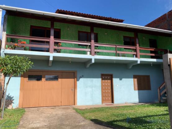 Casas e Sobrados