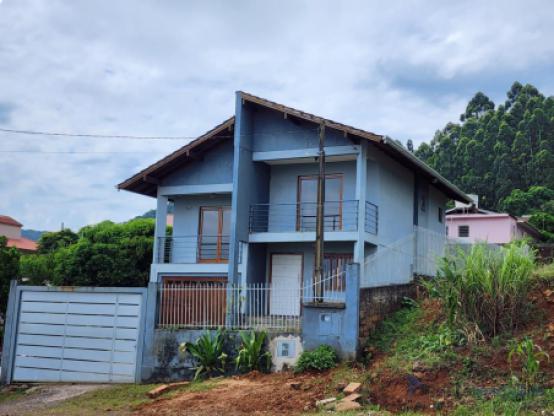 Casas e Sobrados