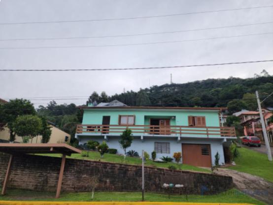 Casas e Sobrados