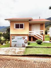 Casas e Sobrados