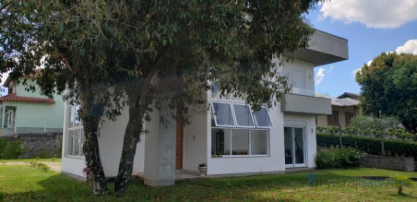Casas e Sobrados