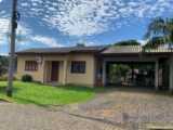 Casas e Sobrados