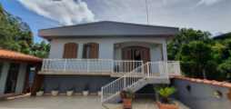 Casas e Sobrados